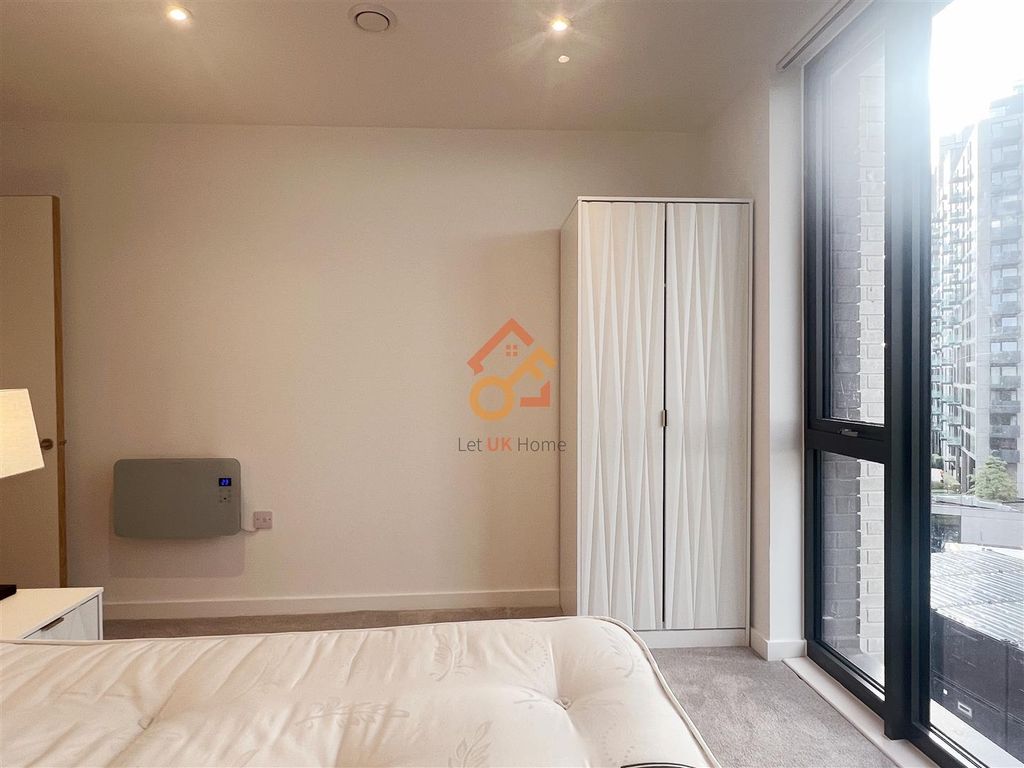 Additional image 8 of 2 bed flat to rentFifty5Ive, 55 Queen Street, Salford M3