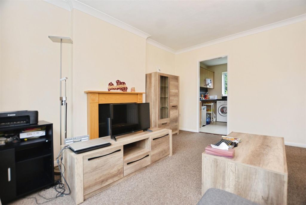 Additional image 4 of 2 bed flat for saleAncaster Court, Scunthorpe DN17