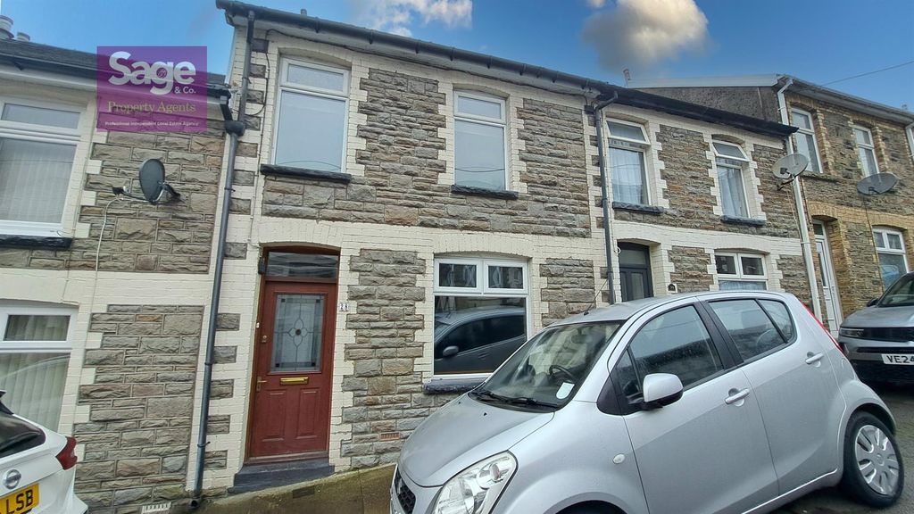 2 bed terraced house to rentDuke Street, Abertillery NP13