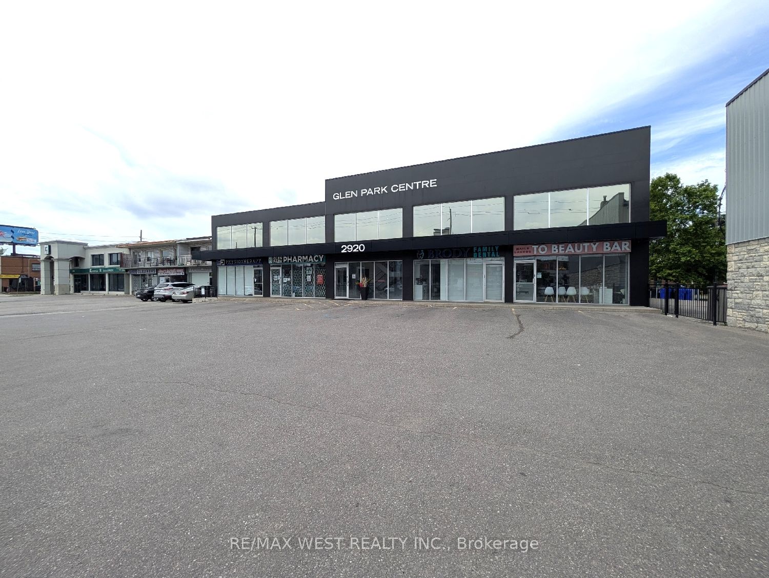 Additional image 4 of LL1-2920 Dufferin Street, Toronto, ON, M6B 3S8