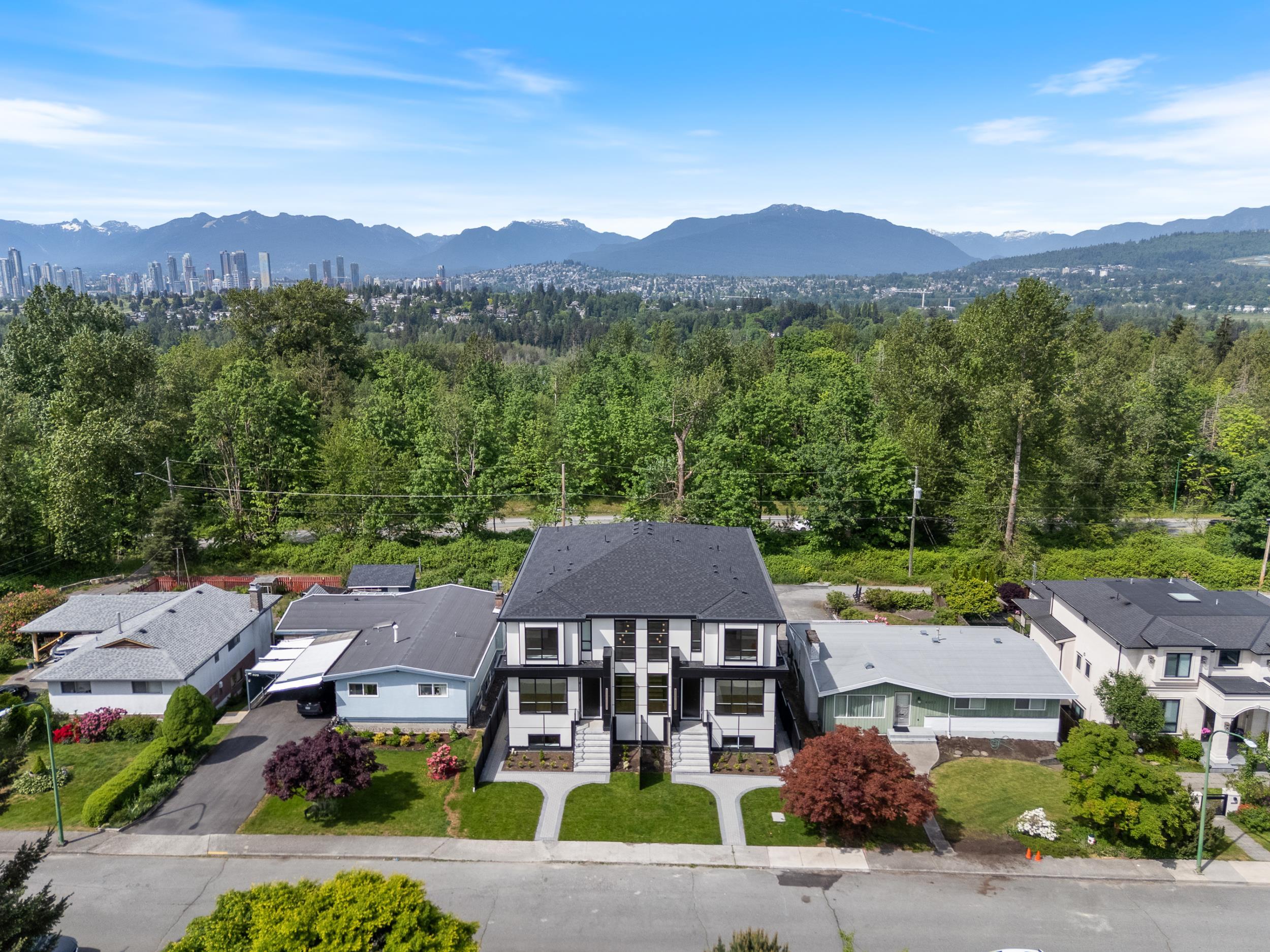 Additional image 4 of 2-6037 Service Street, Burnaby, BC, V5H 1V7