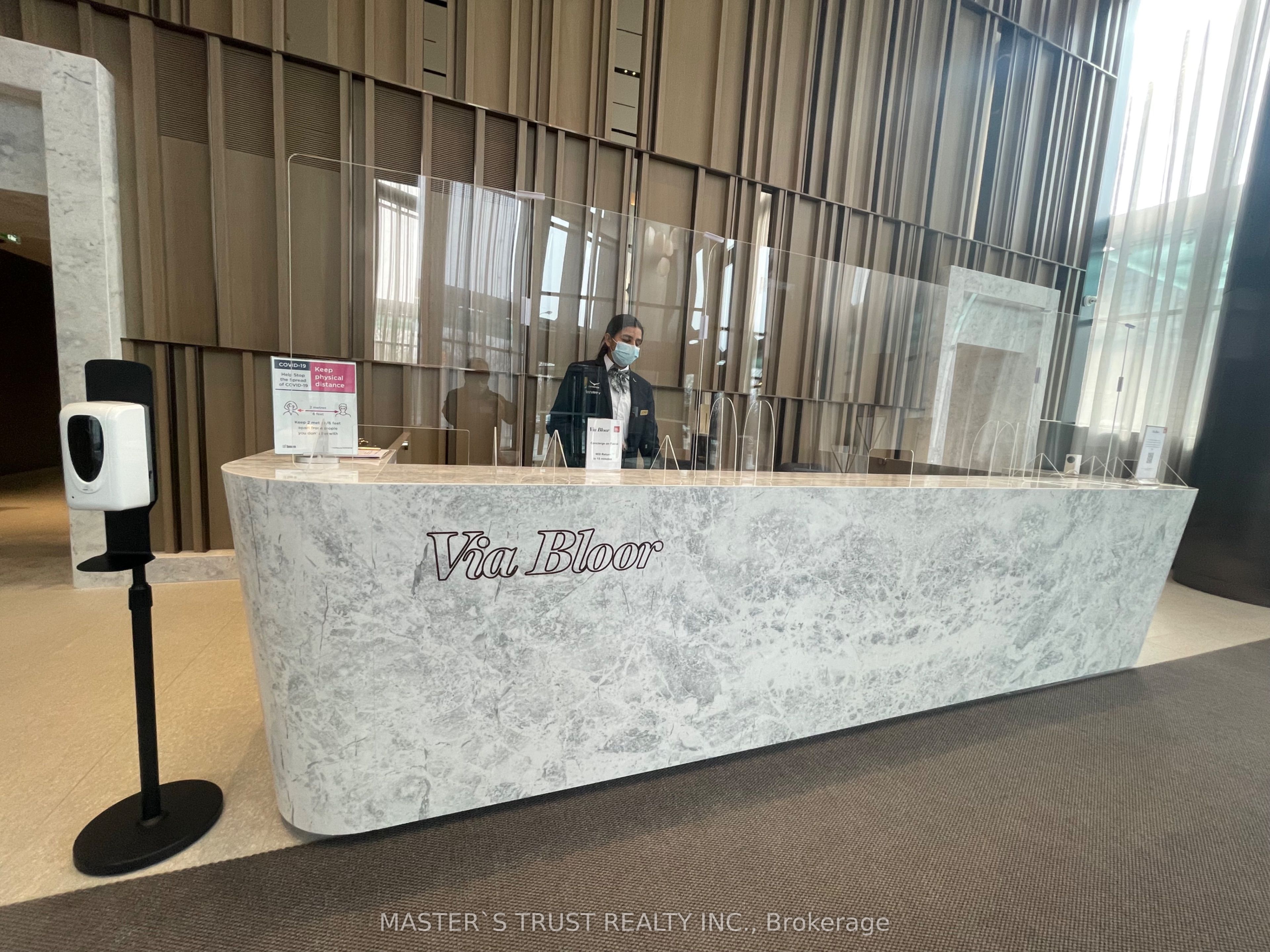 207-575 Bloor Street E, Toronto, ON, M4W 0B2
