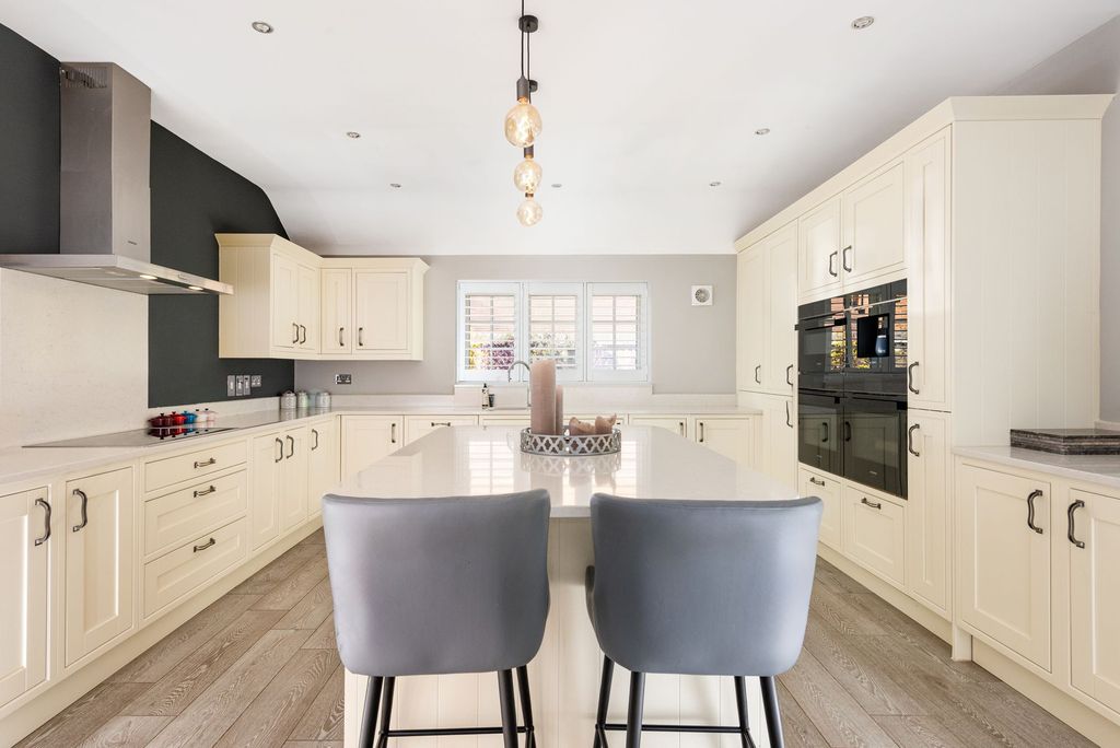 Additional image 19 of 6 bed detached house for saleEarls Farm Way, Towcester NN12