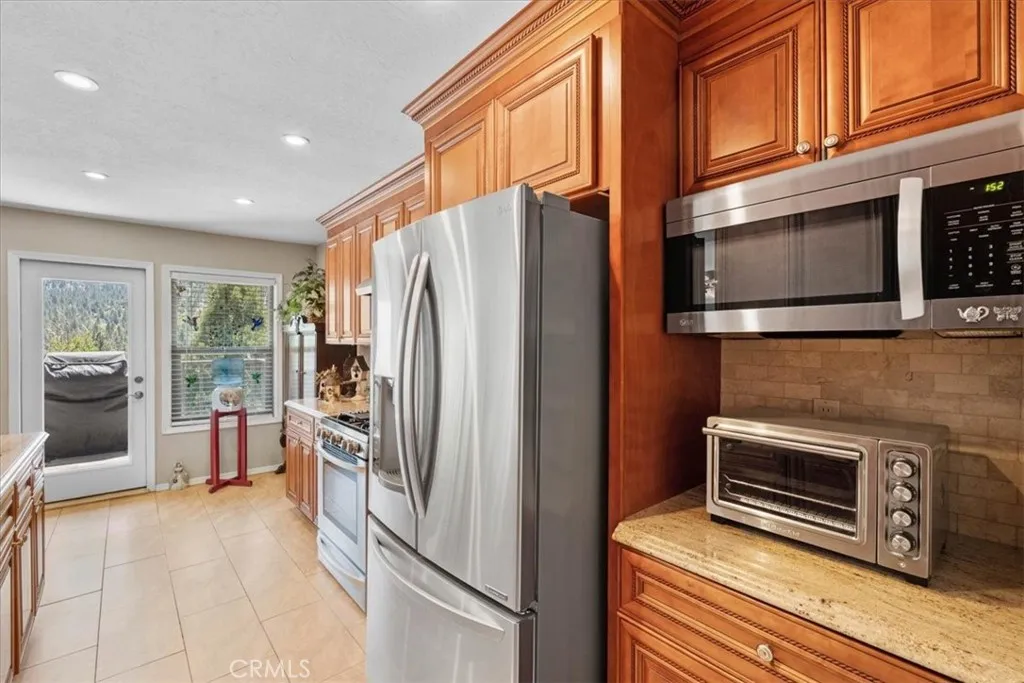 Additional image 14 of 1090 Rivera Dr, Wrightwood, CA 92397