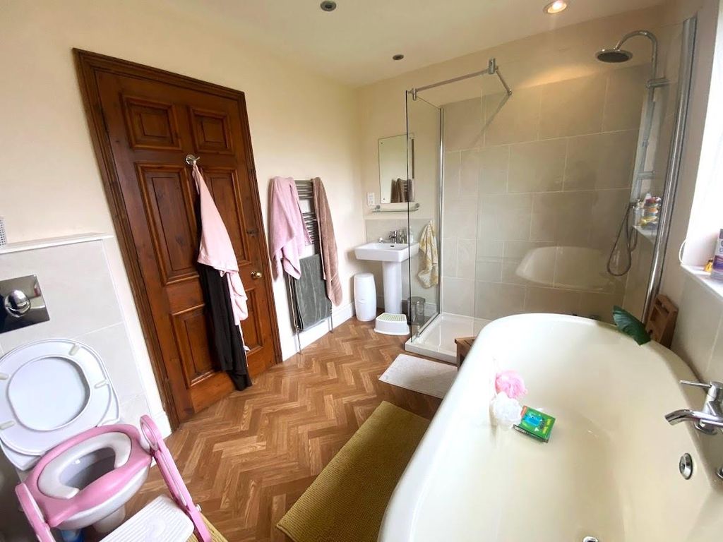 Additional image 16 of 5 bed detached house to rentRossett Holt Grove, Harrogate HG2