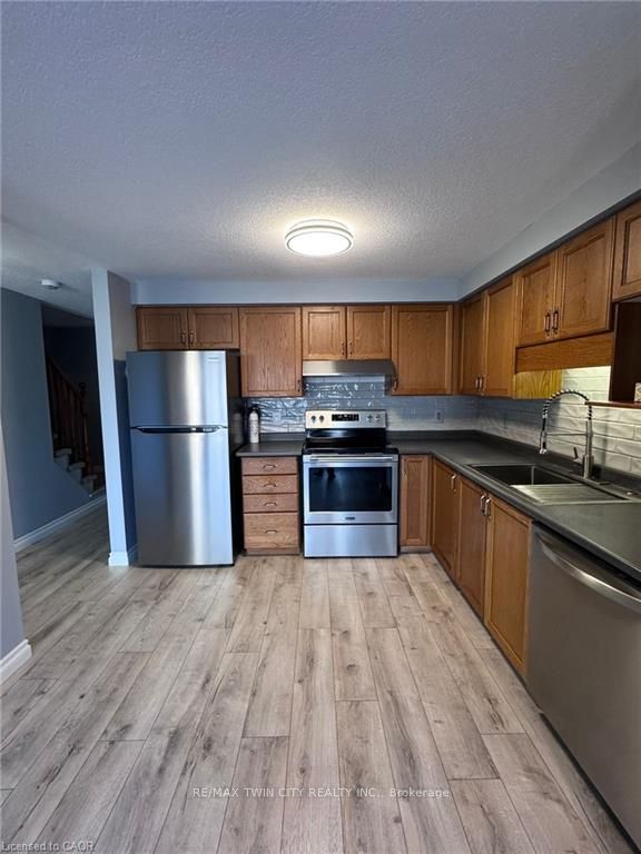 135 Donnenwerth Drive, Kitchener, ON, N2E 4C8 photo 5