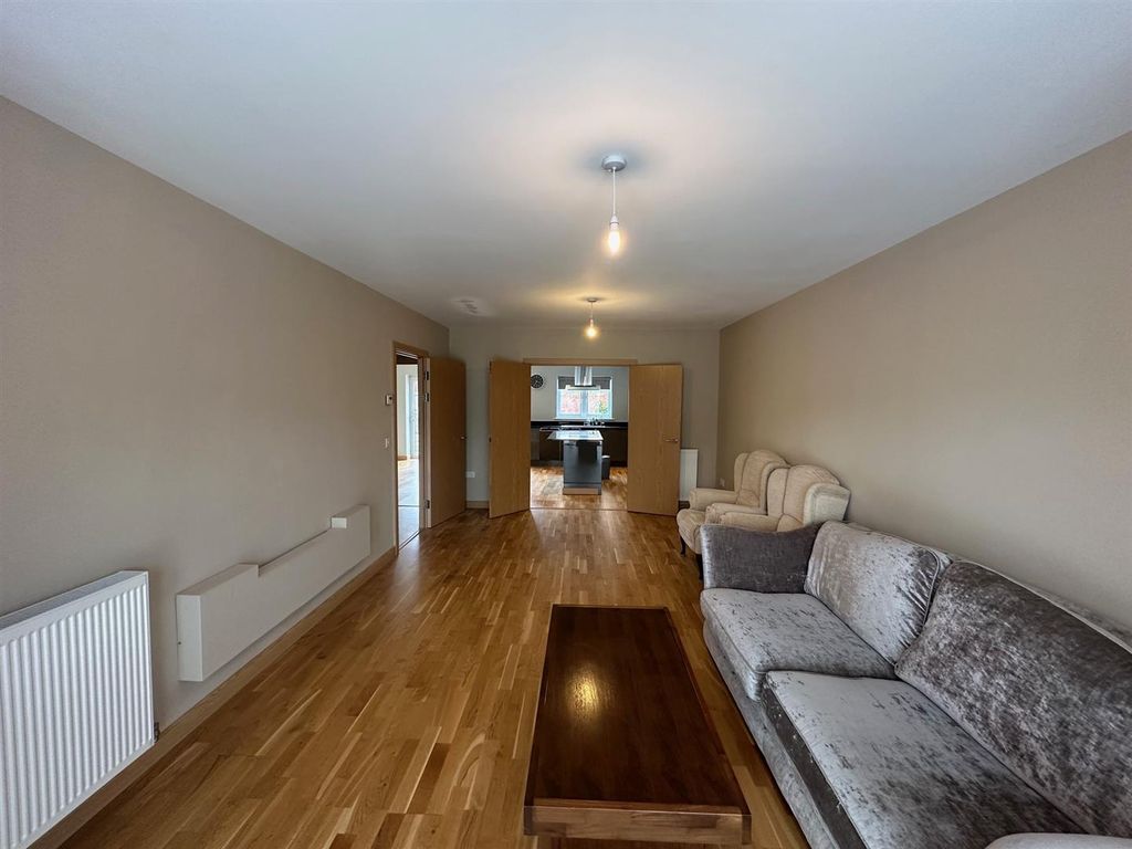 Additional image 8 of 5 bed detached house to rentMemorial Way, Off Thorpe Road, Peterborough PE3