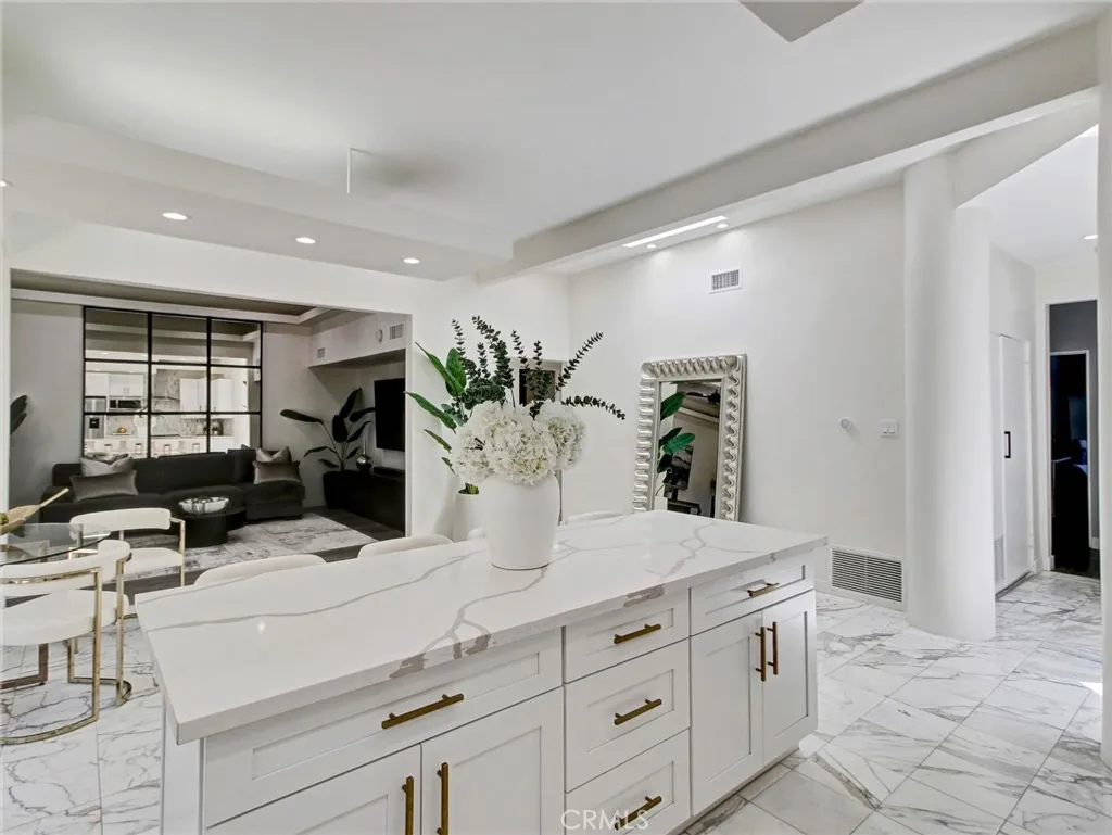 Additional image 10 of 4557 Don Timoteo Drive, Los Angeles, CA 90008