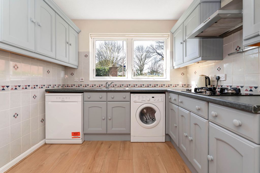 Additional image 4 of 3 bed flat for sale2 Glasclune Court, North Berwick, East Lothian EH39