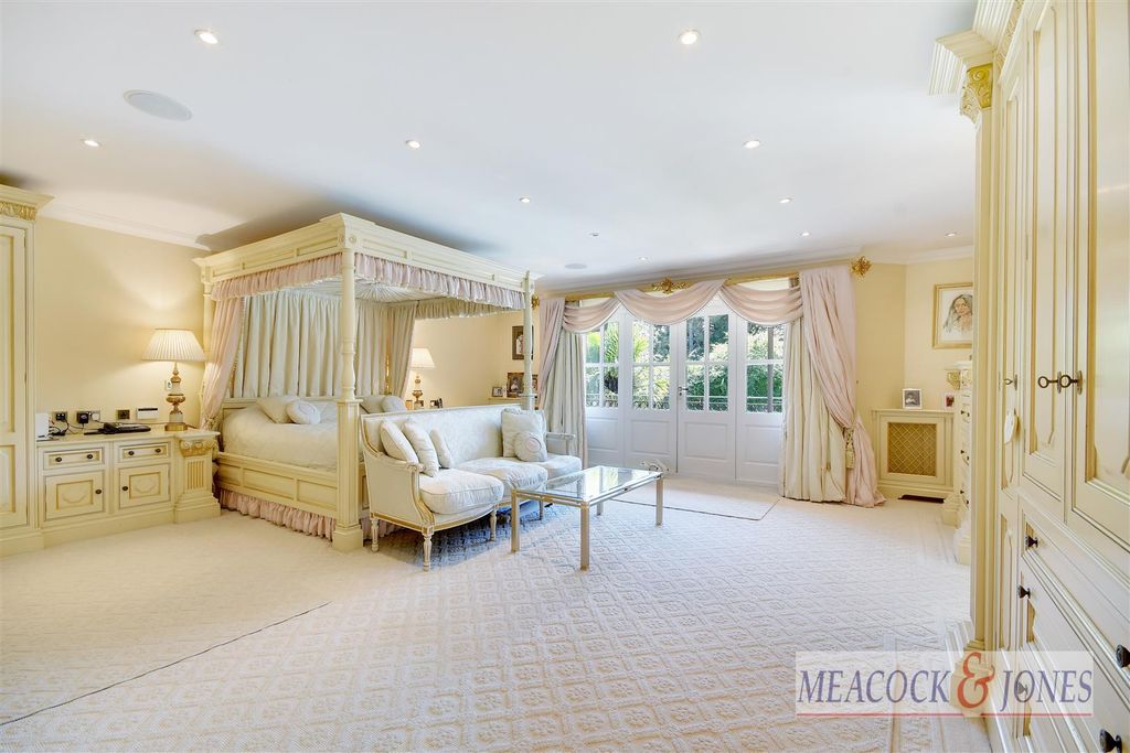Additional image 17 of 7 bed detached house for saleHutton Mount, Brentwood CM13
