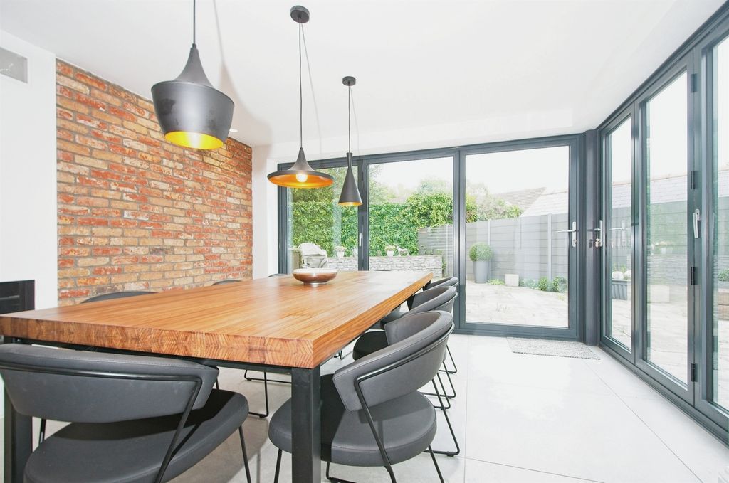 Additional image 17 of 4 bed property to rentBlacksmiths Way, Newport NP10