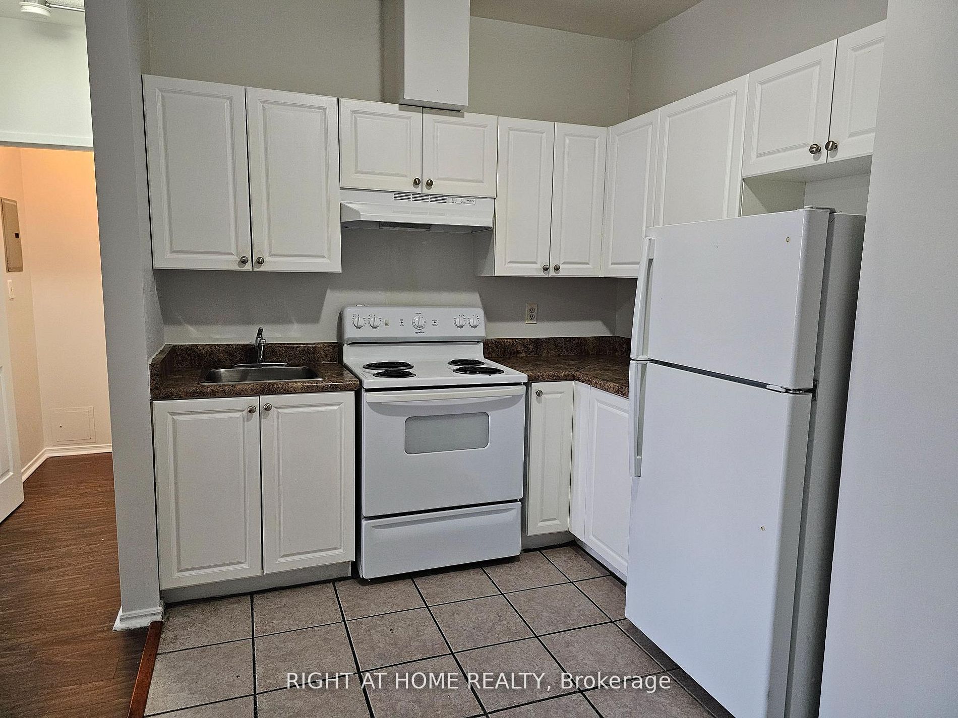 Additional image 3 of 307-1801 Eglinton Avenue W, Toronto, ON, M6E 2H7