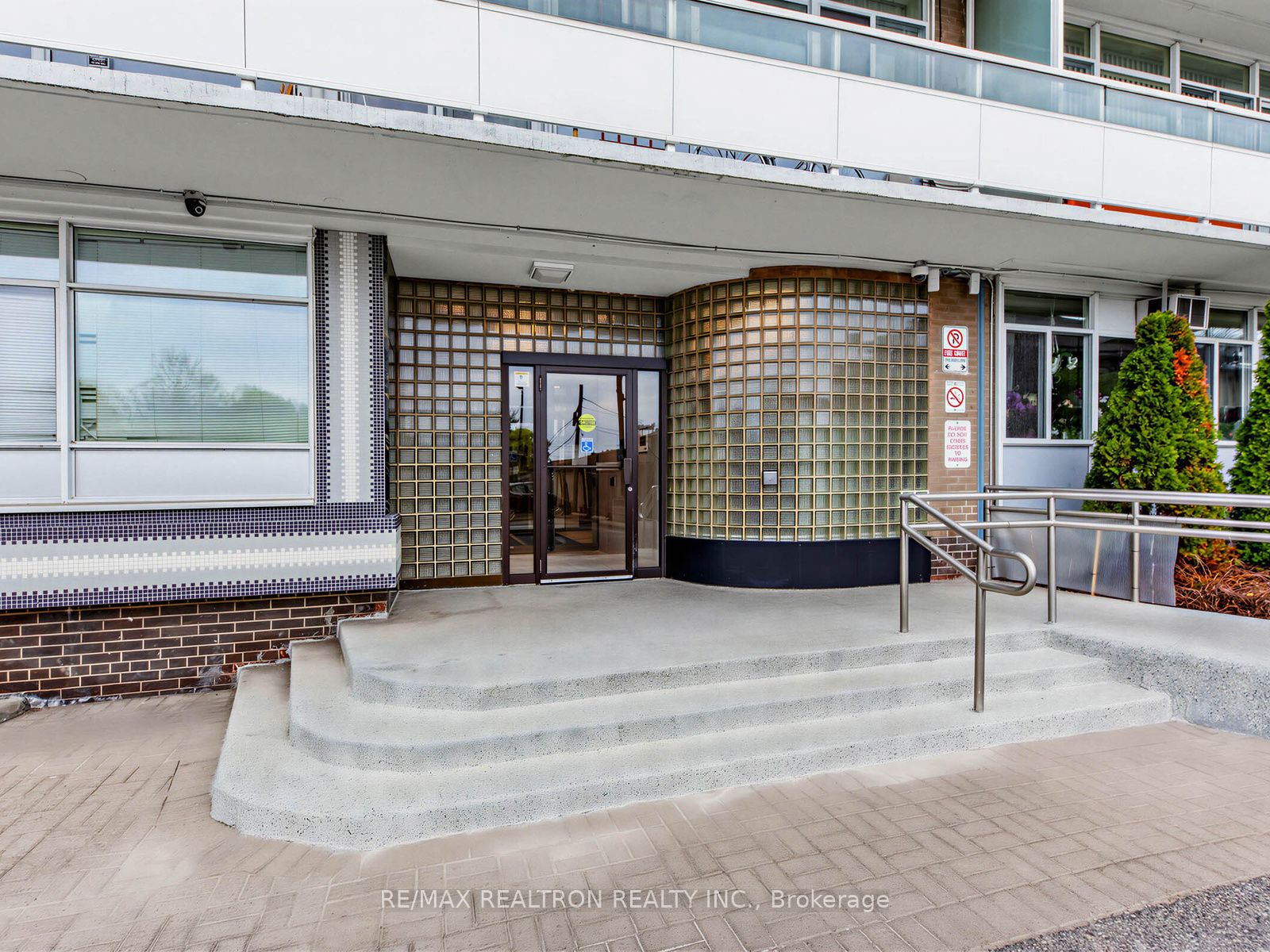 Additional image 2 of 302-580 Christie Street, Toronto, ON, M6G 3E3
