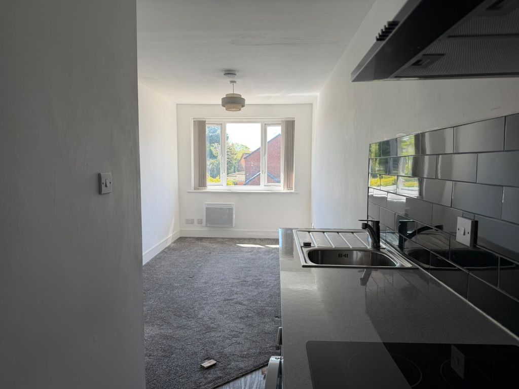 Additional image 27 of 8 bed flat to rentComberton Road, Kidderminster DY10