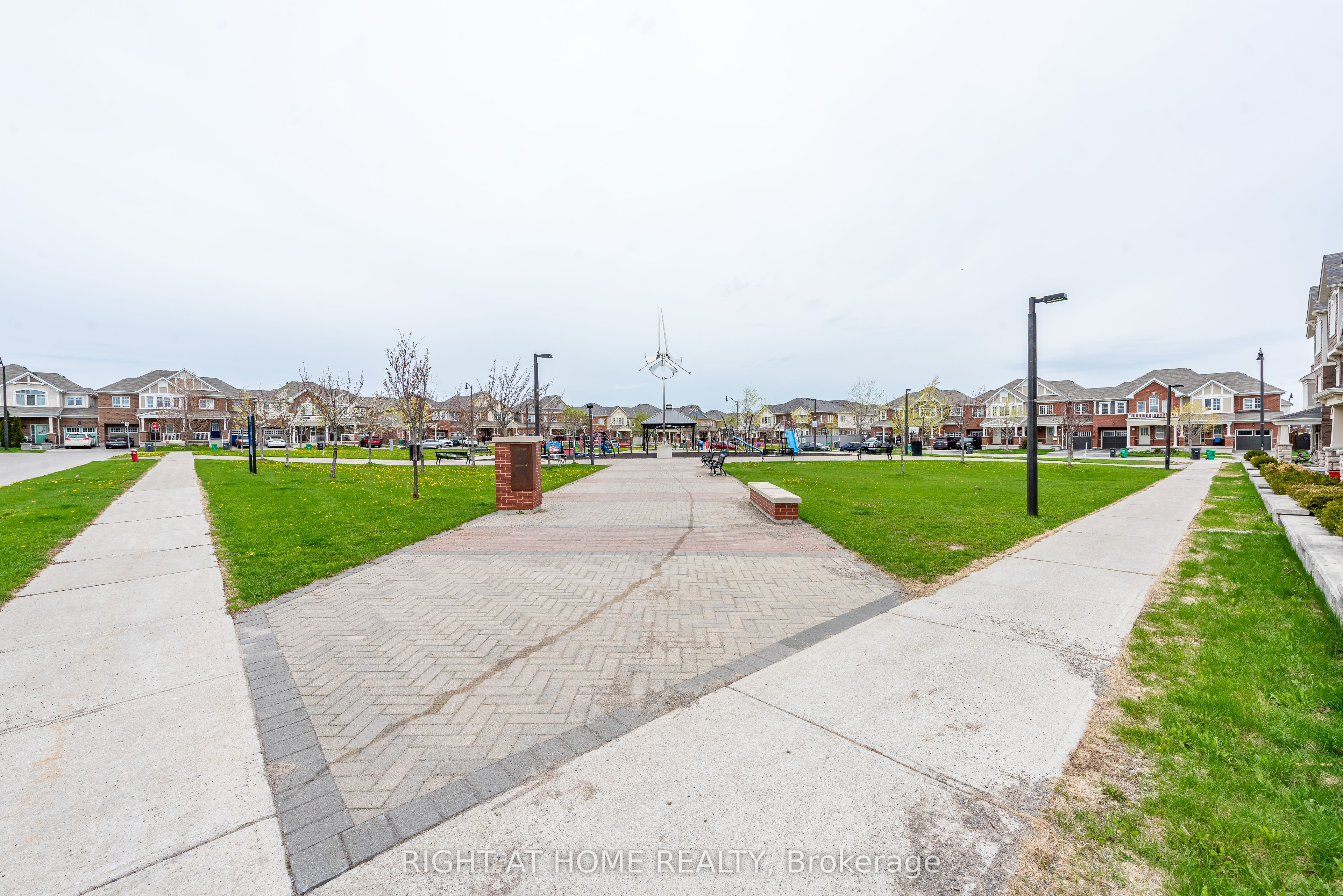 .-4 Hafia Street, Brampton, ON, L7A 0A8 photo 3