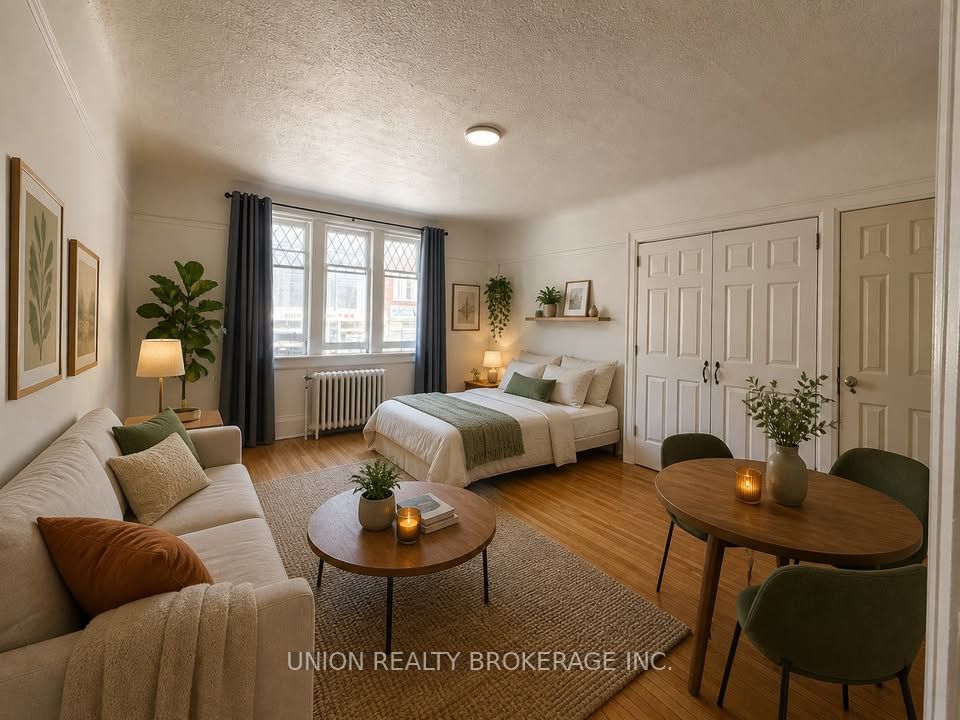 35-84 Willow Avenue, Toronto, ON, M4E 3K2