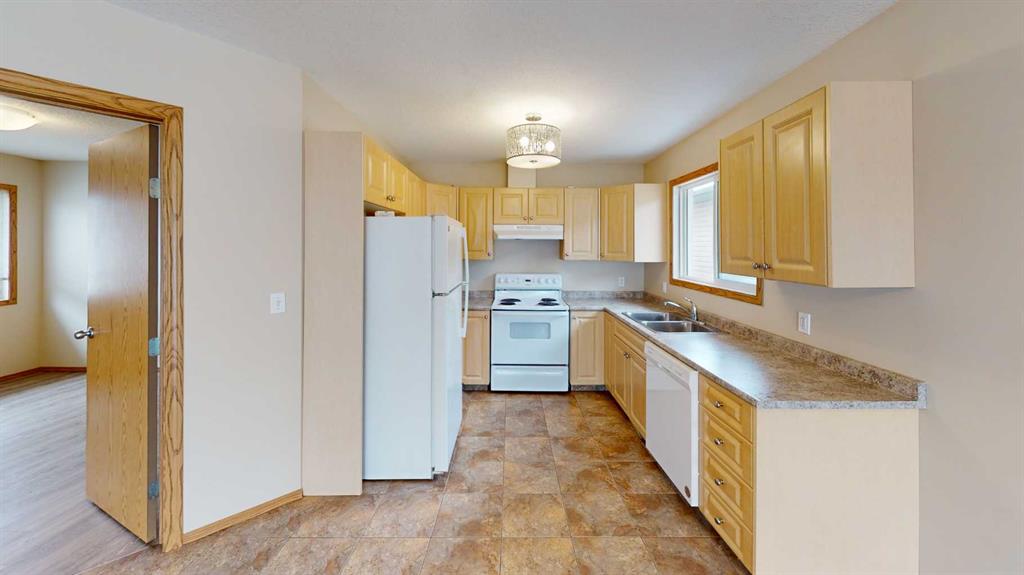 Additional image 2 of B-9911 109 Avenue, Grande Prairie, AB, T8V1R7