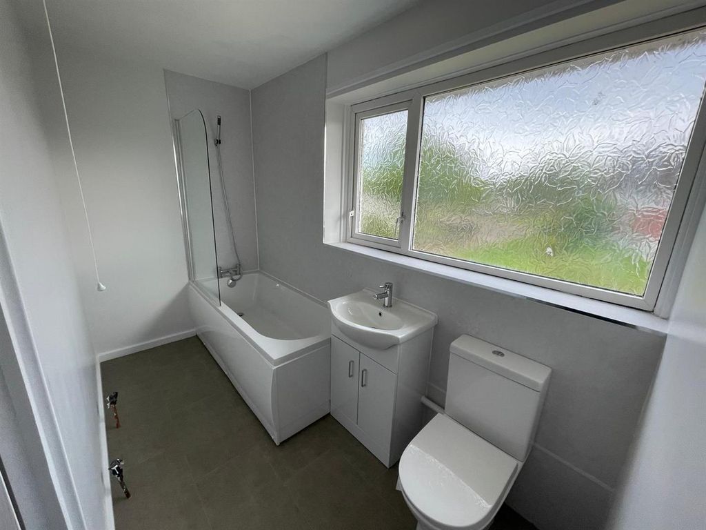 Additional image 17 of 3 bed terraced house to rentBader Close, Grimsby DN37