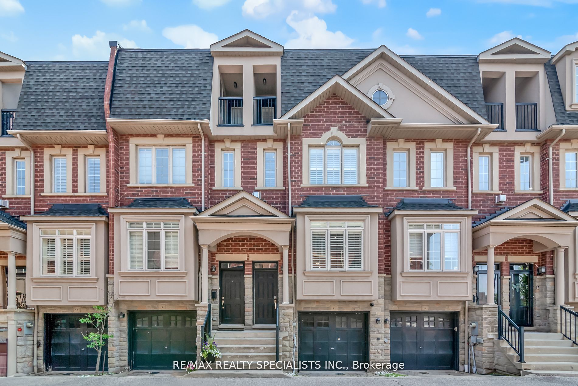 7 Streight Lane, Toronto, ON, M9B 0A3