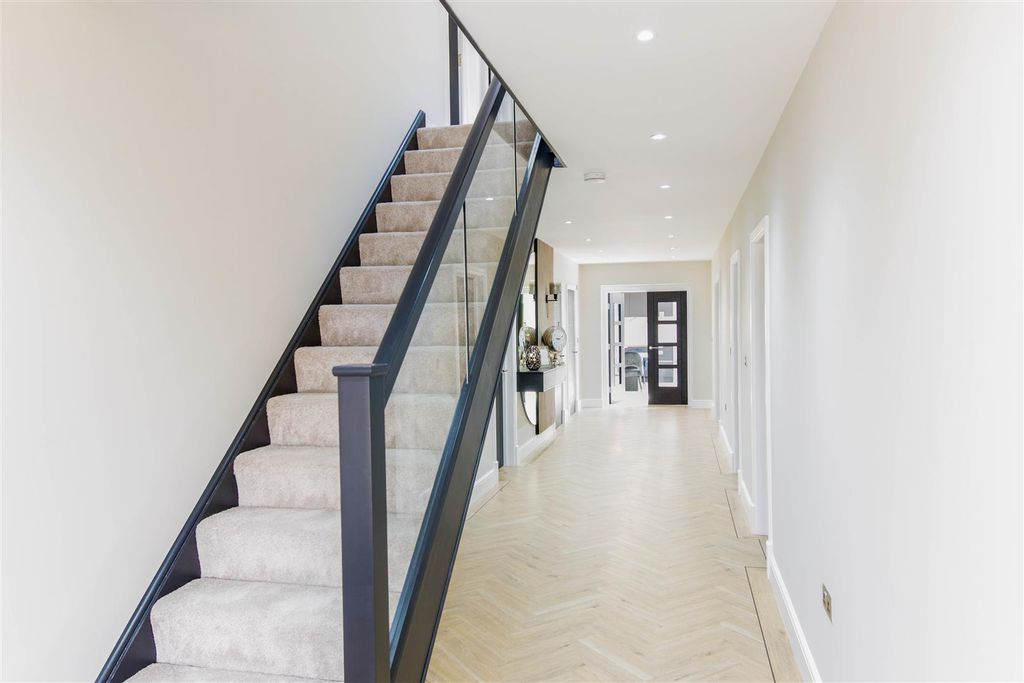 Additional image 6 of 5 bed detached house to rentLichfield Road, Four Oaks, Sutton Coldfield B74