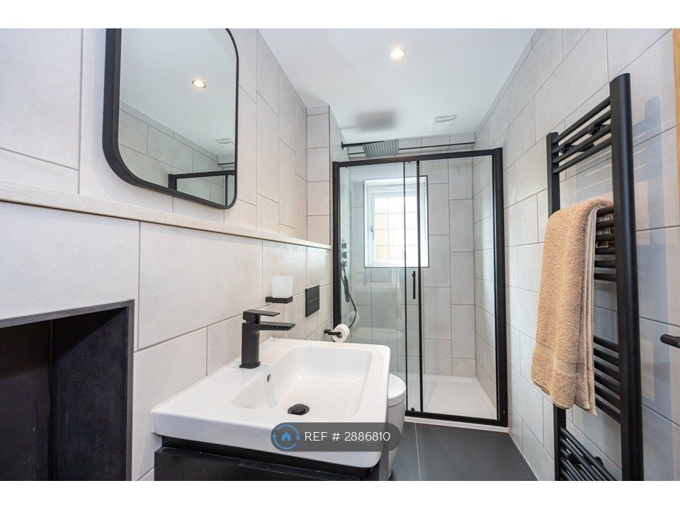 Additional image 8 of 5 bed semi-detached house to rentBeresford Crescent, Newcastle-Under-Lyme ST5
