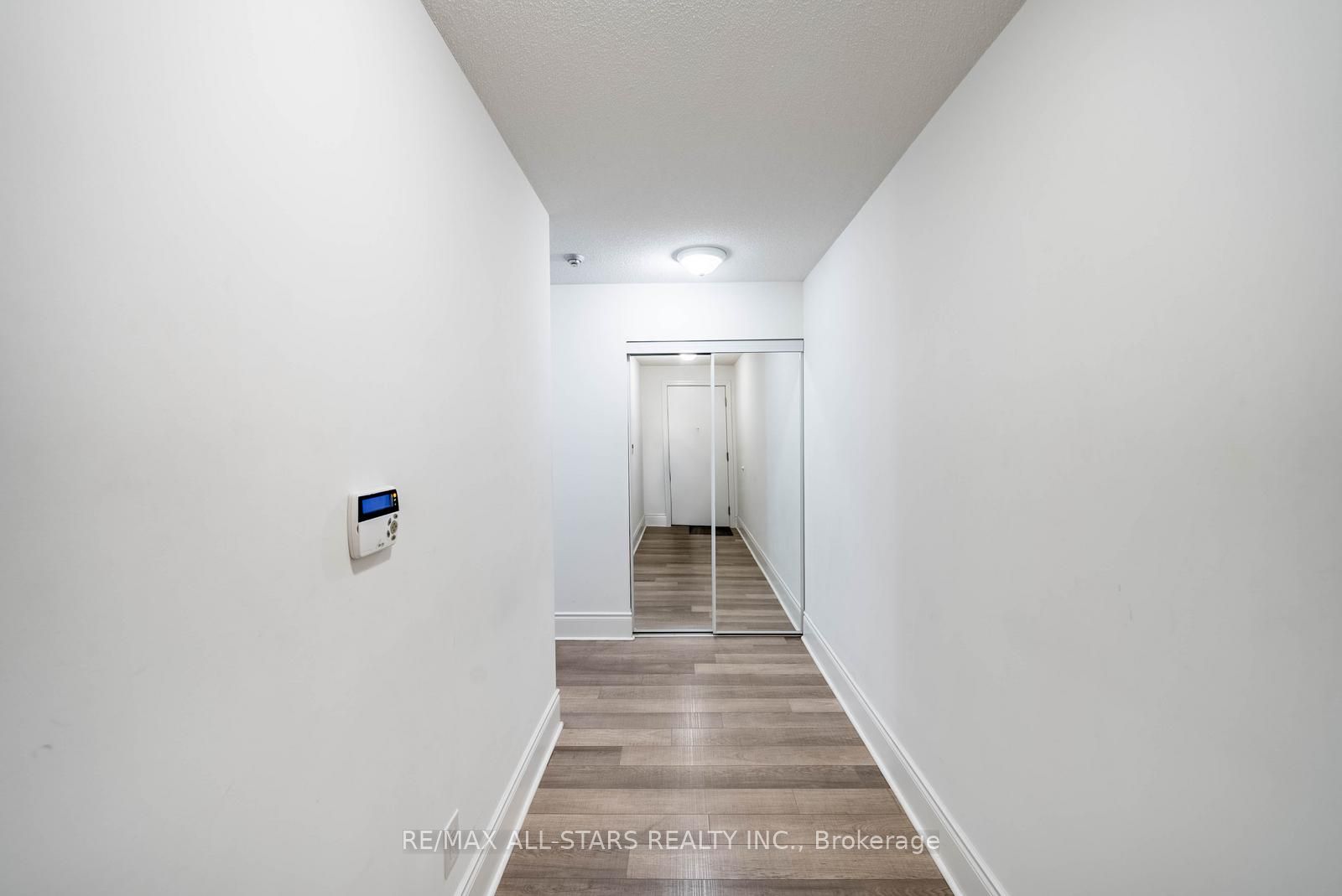 Additional image 4 of 407-2015 Sheppard Avenue E, Toronto, ON, M2J 0B3