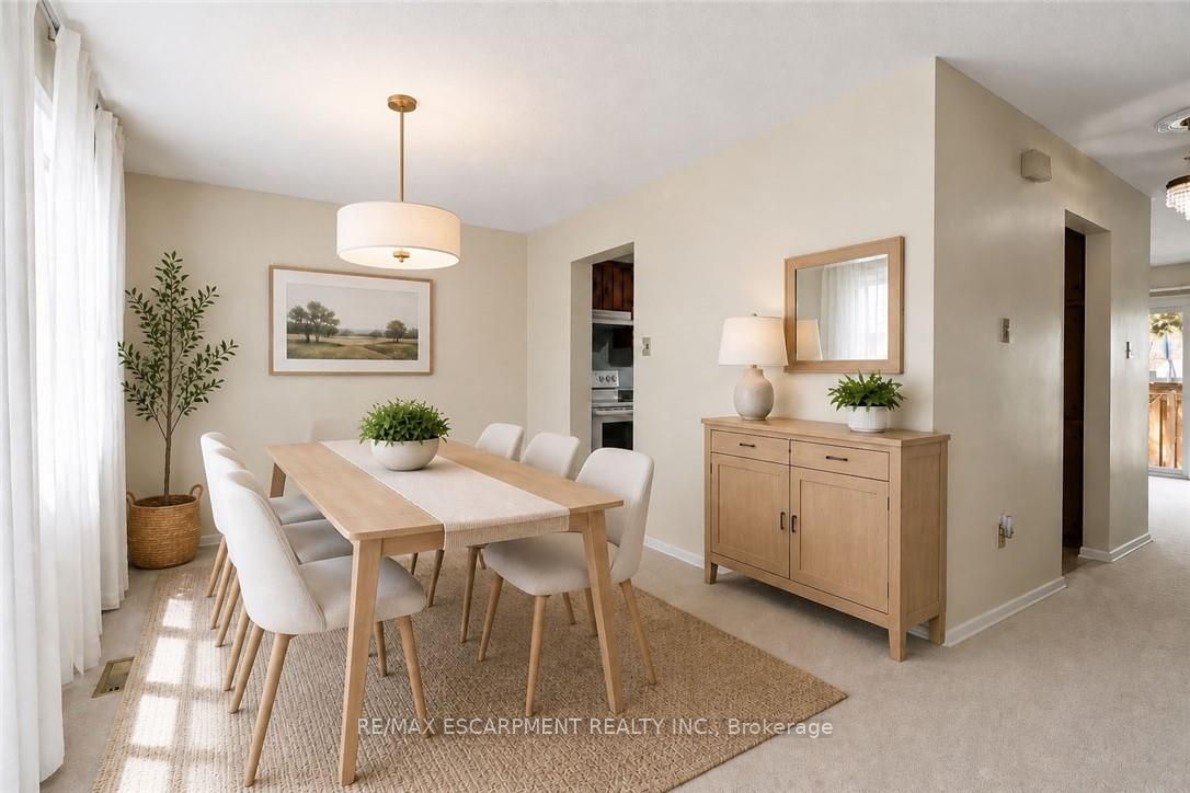 Additional image 3 of 11-2825 Gananoque Drive, Mississauga, ON, L5N 1V6