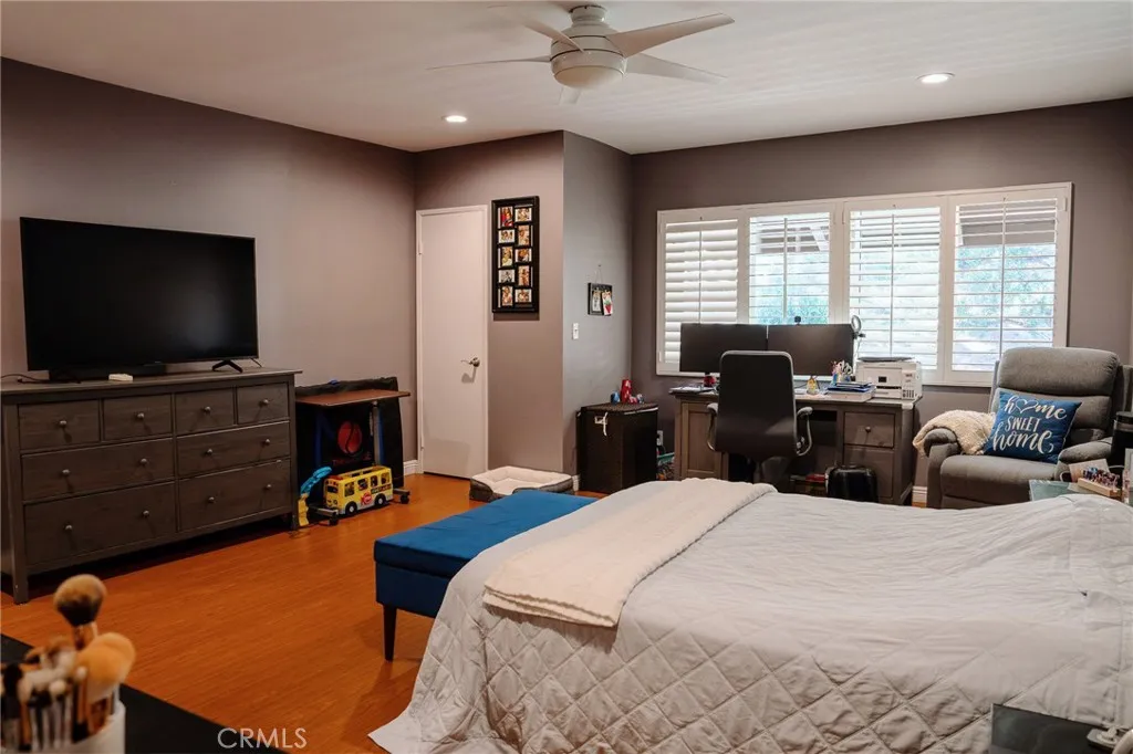 Additional image 13 of 9759 Via Roma, Burbank, CA 91504