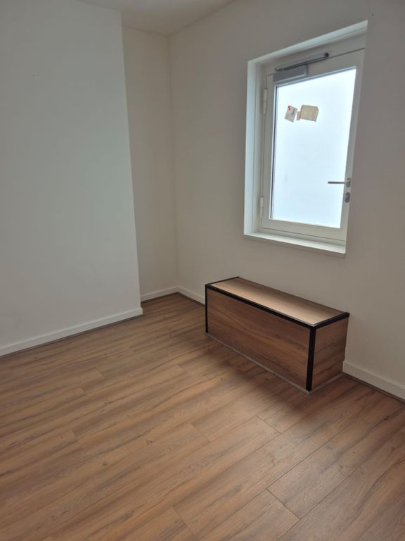1 bed flat to rentAmmanford SA18 photo 3