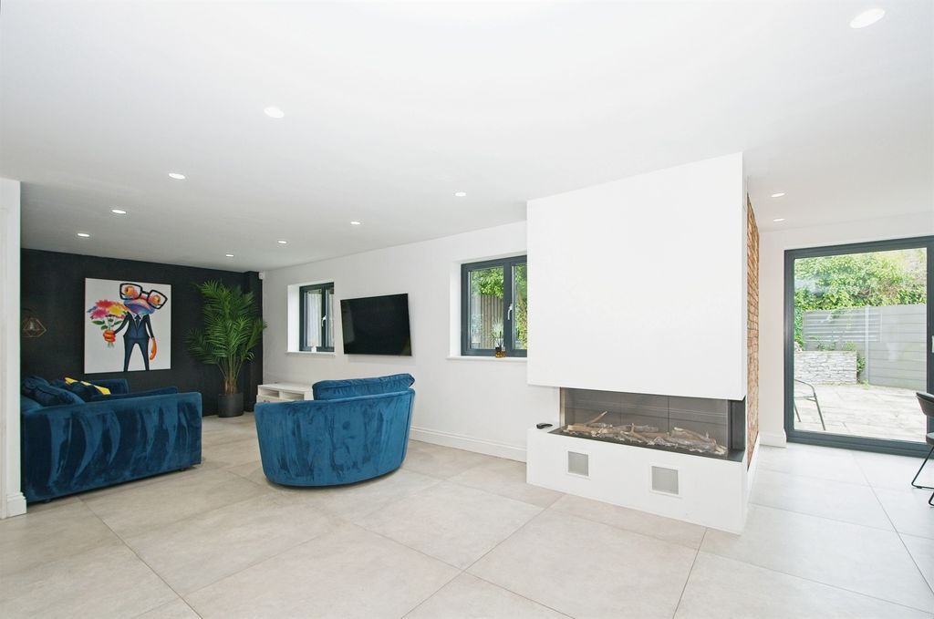 Additional image 7 of 4 bed property to rentBlacksmiths Way, Newport NP10