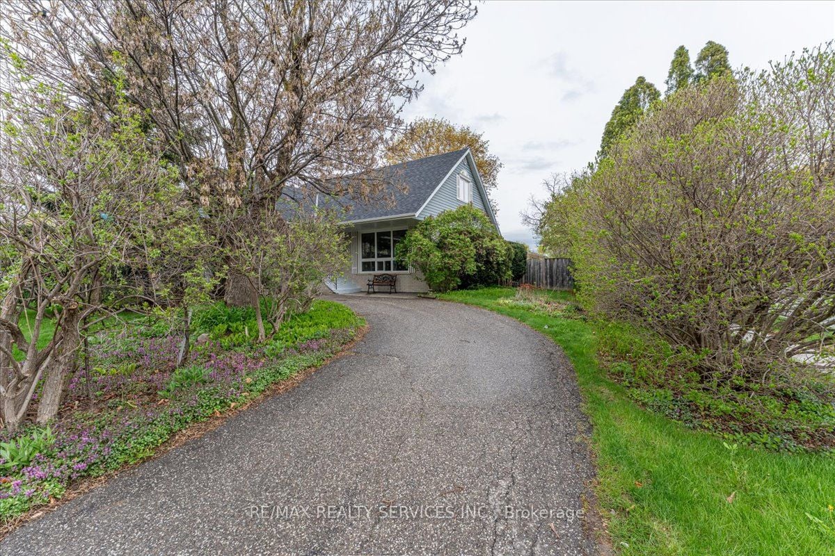 2 Windermere Court, Brampton, ON, L6X 2L6 photo 4