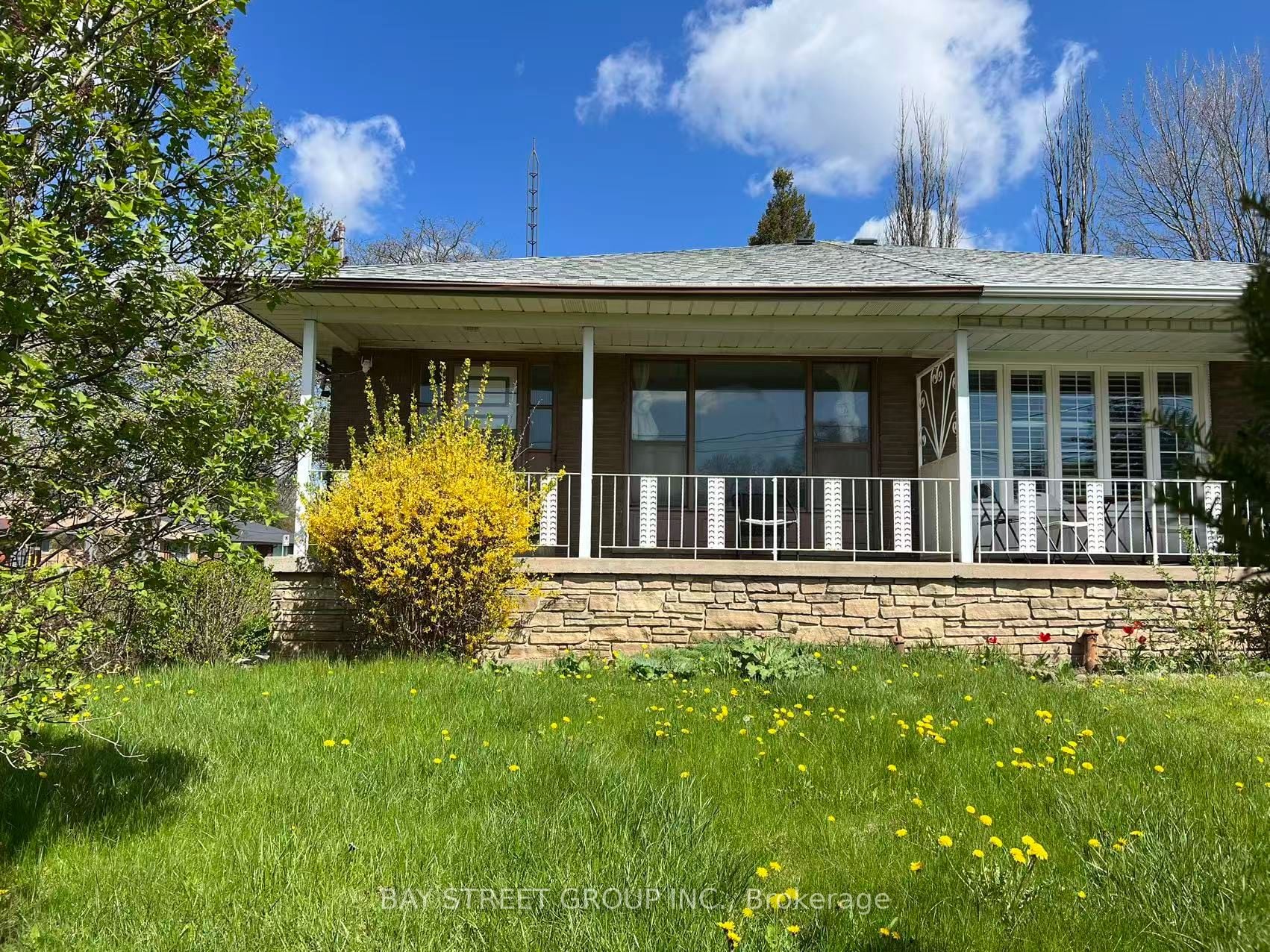 2 Slidell Crescent, Toronto, ON, M3A 2C4