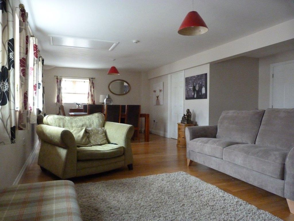 Additional image 9 of 4 bed flat to rentFlat 2, 73 Fisherton Street SP2