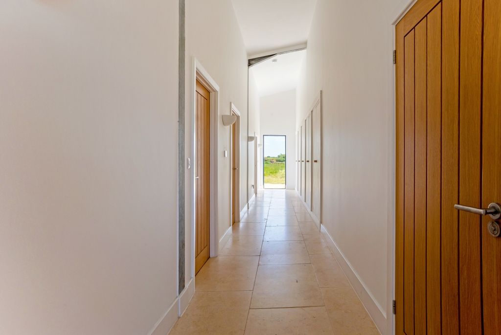 Additional image 14 of 5 bed barn conversion to rentEast Challow, Wantage OX12