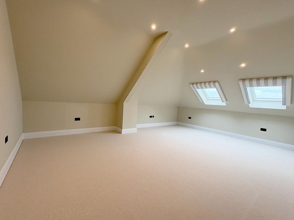 Additional image 13 of 4 bed property to rentHarewood Avenue, Harewood, Leeds LS17