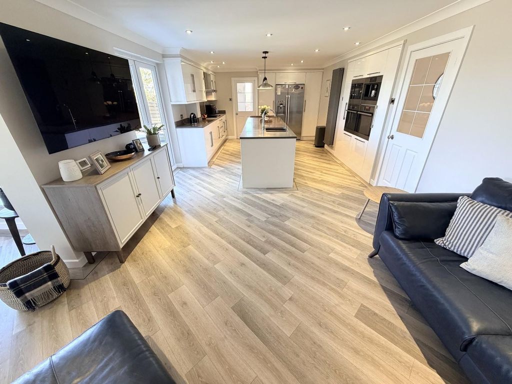Additional image 18 of 5 bed detached house for saleParklands Way, West Park, Hartlepool TS26