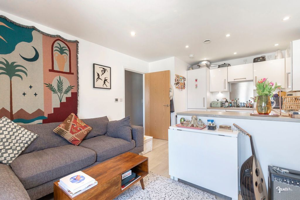 Additional image 2 of 2 bed flat for saleDuke Of Wellington Court, Fishers Lane, Cheltenham GL52