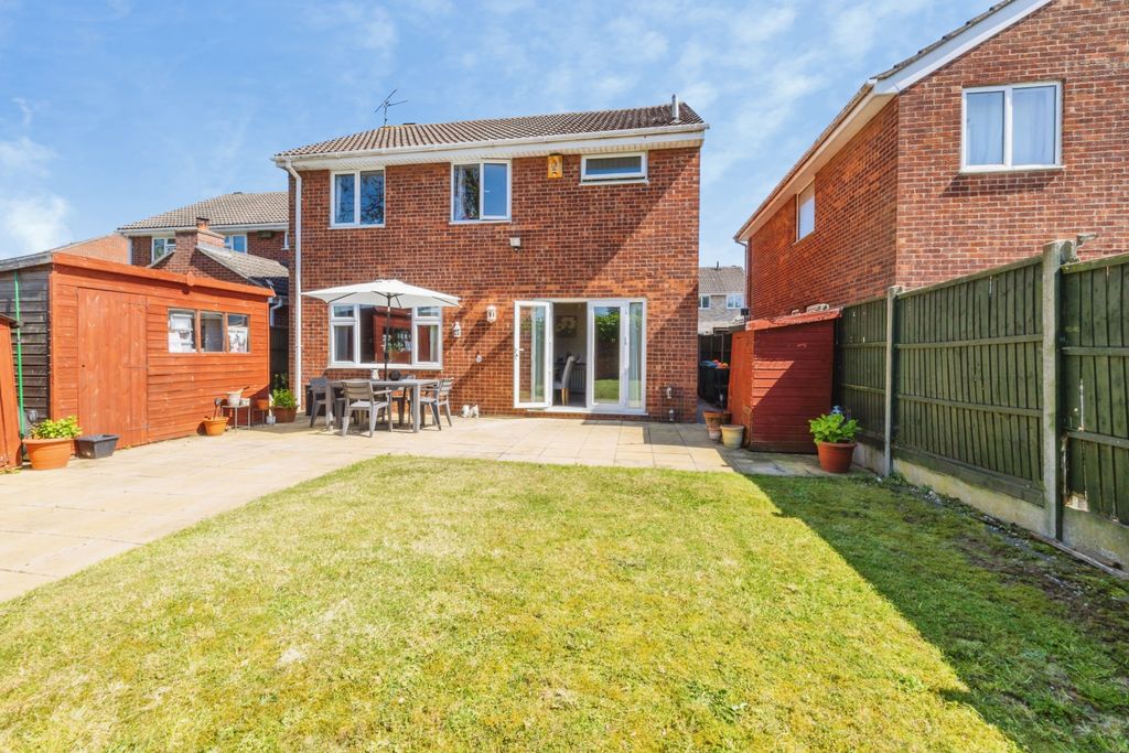 Additional image 4 of 4 bed detached house for saleHeysham Close, Lincoln LN5