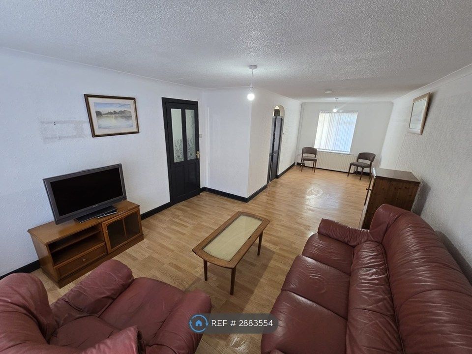 Additional image 2 of 3 bed terraced house to rentCarron Court, Cambuslang, Glasgow G72