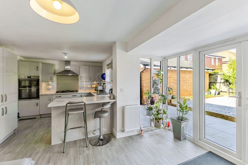 Additional image 6 of 4 bed detached house for saleMonteyne Close, Northampton NN6
