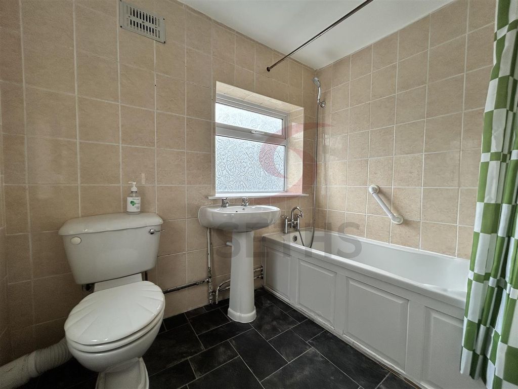 Additional image 10 of 3 bed semi-detached house to rentFerndale Road, Thurmaston, Leicester LE4