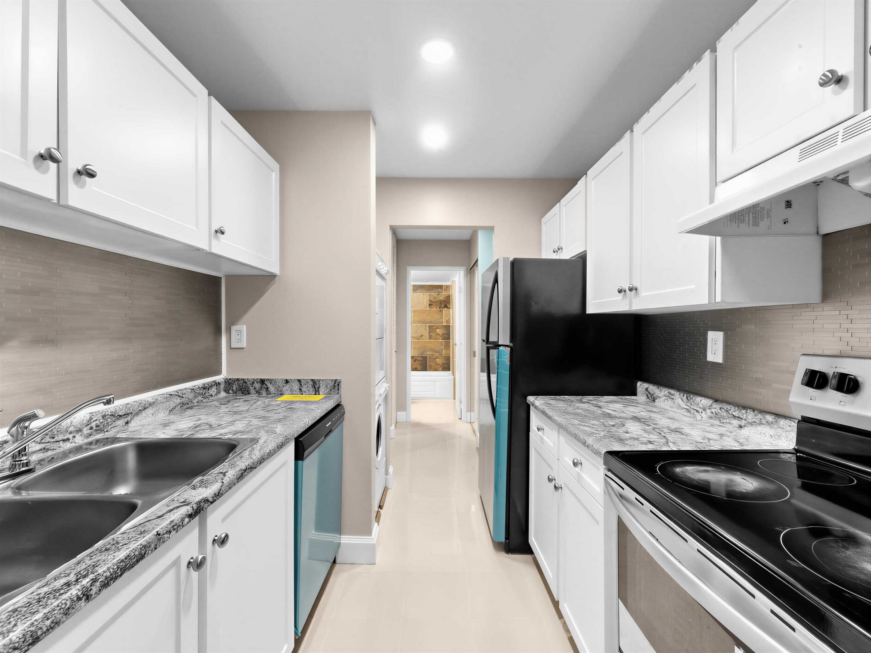 Additional image 2 of 5-9584 Manchester Drive, Burnaby, BC, V3N 4R1