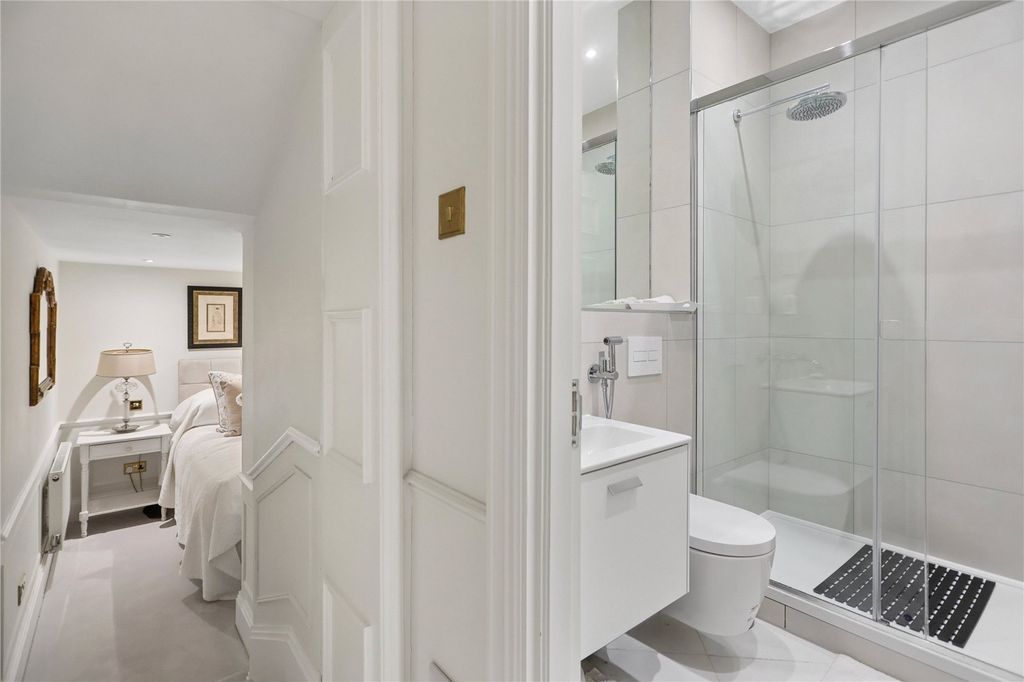 Additional image 15 of 2 bed flat to rentOttershaw Park, Ottershaw, Chertsey KT16
