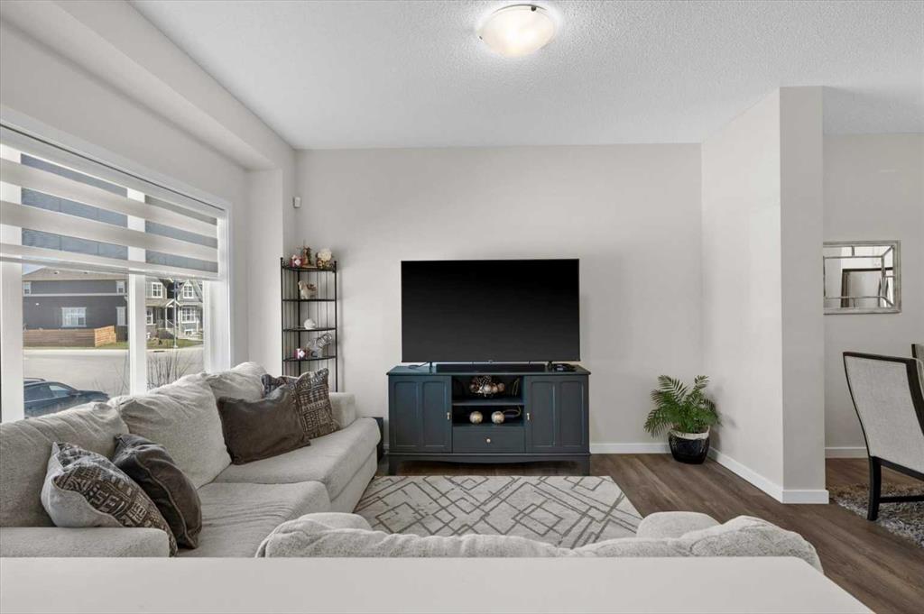 Additional image 5 of 589 Masters Road SE, Calgary, AB, T3M 2W3