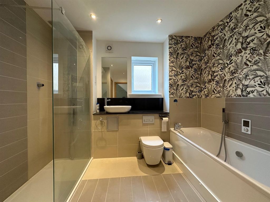 Additional image 31 of 5 bed detached house to rentMemorial Way, Off Thorpe Road, Peterborough PE3