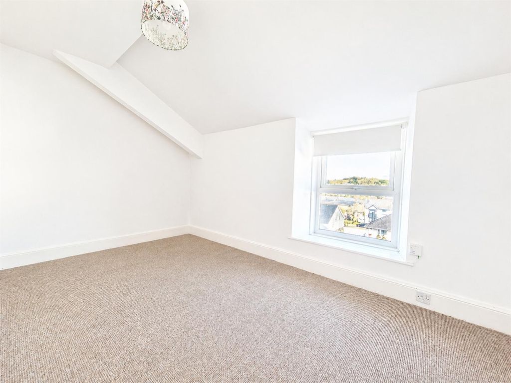 Additional image 8 of 3 bed flat to rentVictoria Parade, Pwllheli LL53