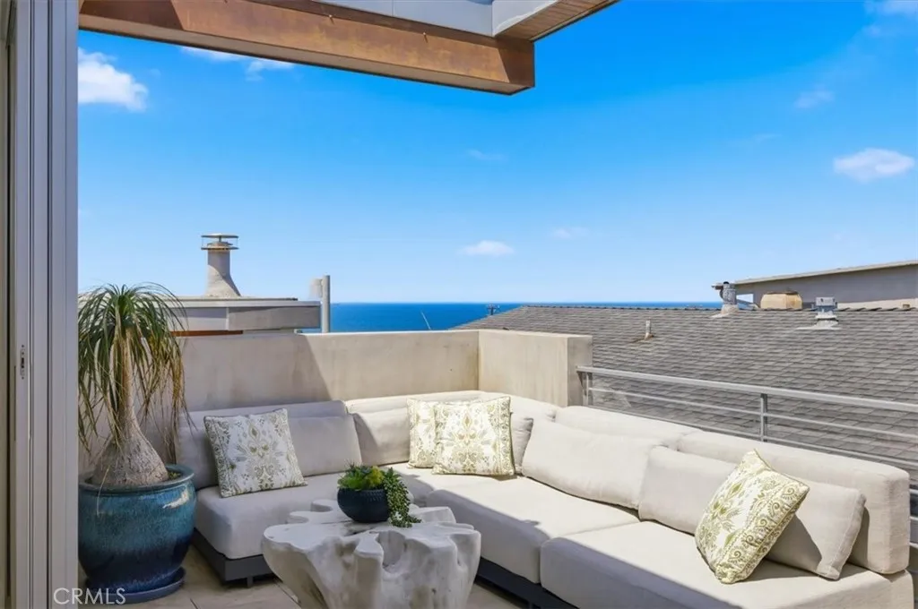 1211 Bayview Dr, Manhattan Beach, CA 90266