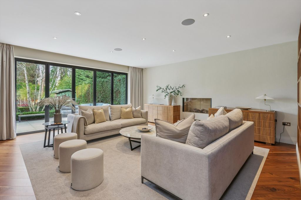 Additional image 10 of 6 bed detached house to rentFairbourne, Cobham, Surrey KT11