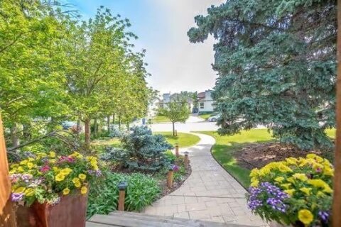 Additional image 8 of 1619 47 Street SW, Calgary, AB, T3C2E2