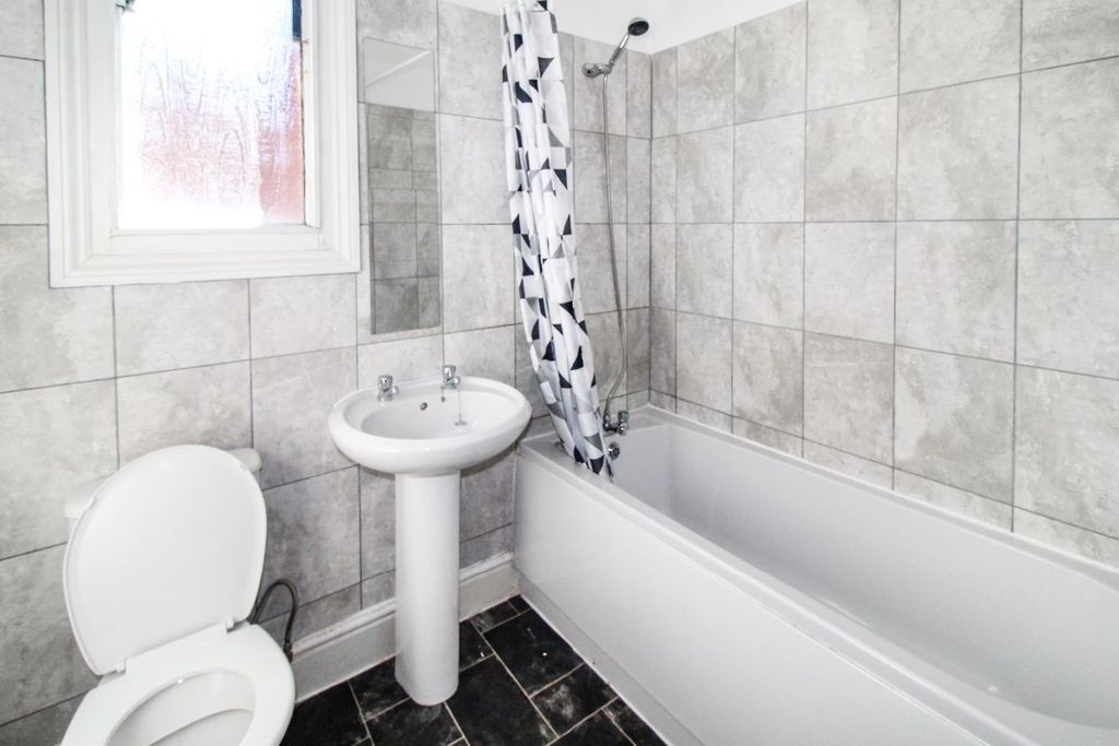 Additional image 2 of 1 bed flat to rentLansdowne Road, Bedford MK40